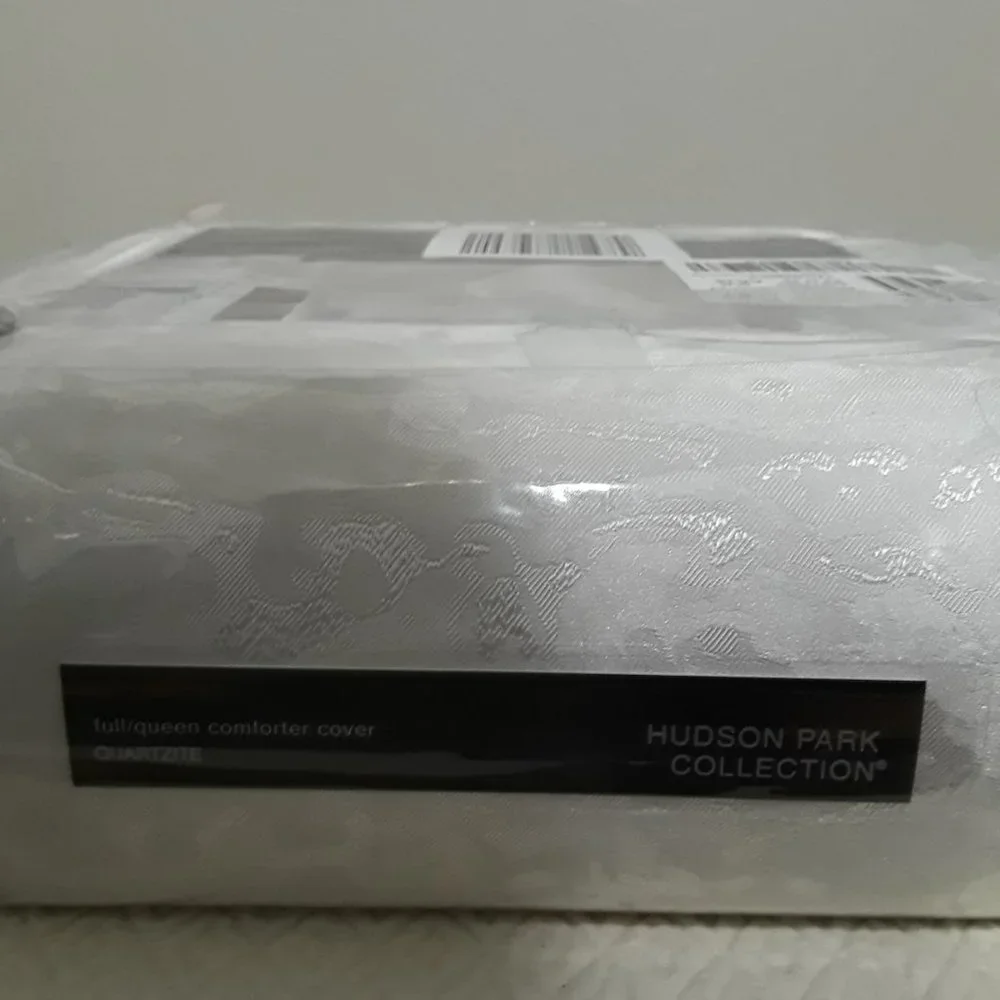 Hudson Park Quartzite Queen Duvet